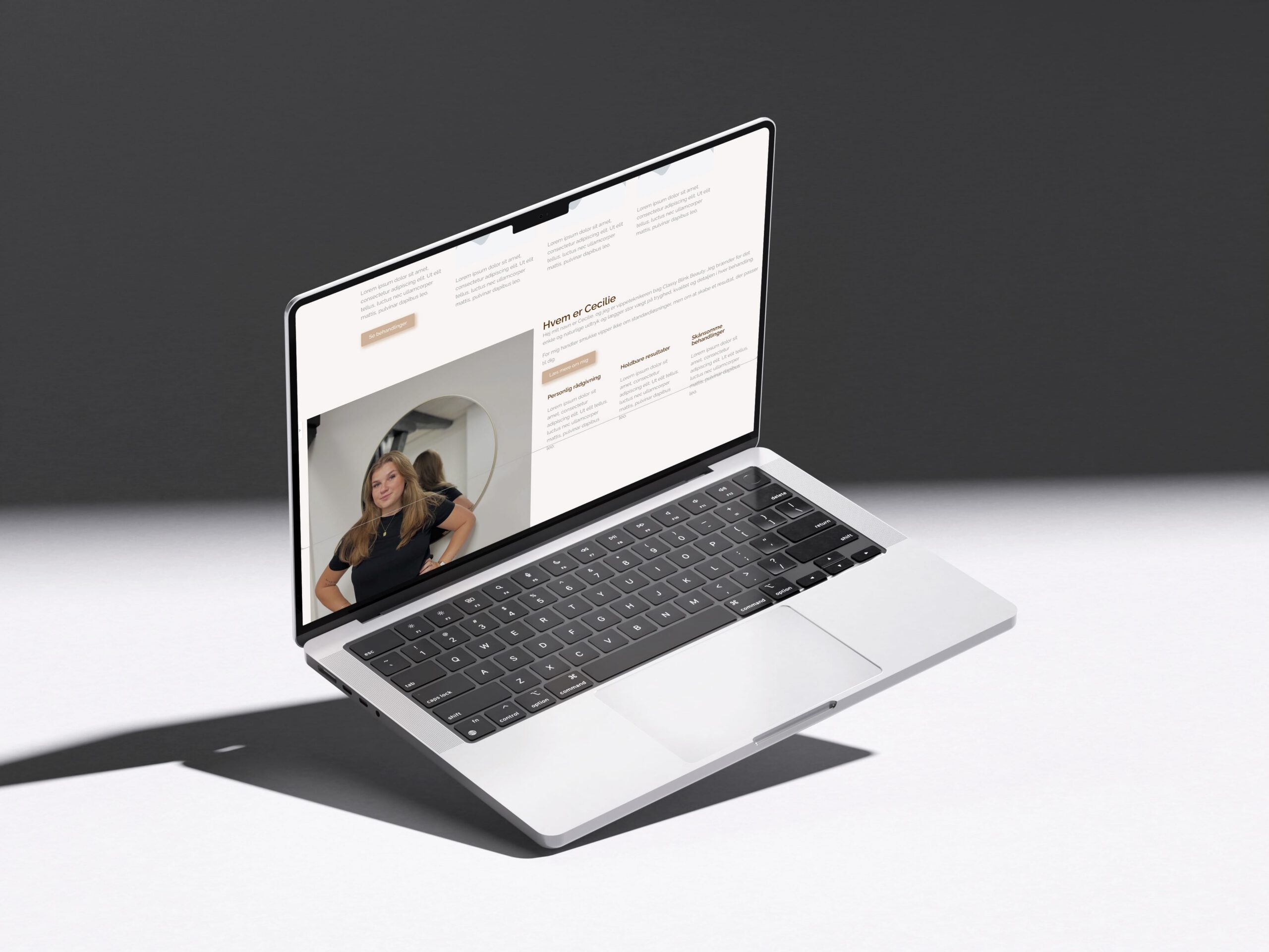 Hjemmeside for Claasy Blink Beauty vist på Macbook